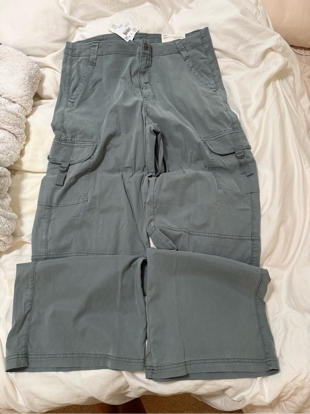 American eagle high rise cargo pants
